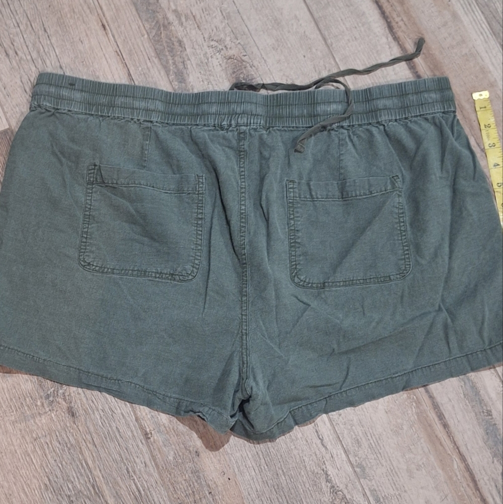 #1642 Torrid Linen Blend Olive Green Women's Casual Shorts Sz 2 ( 18/2X) - Picture 9 of 10